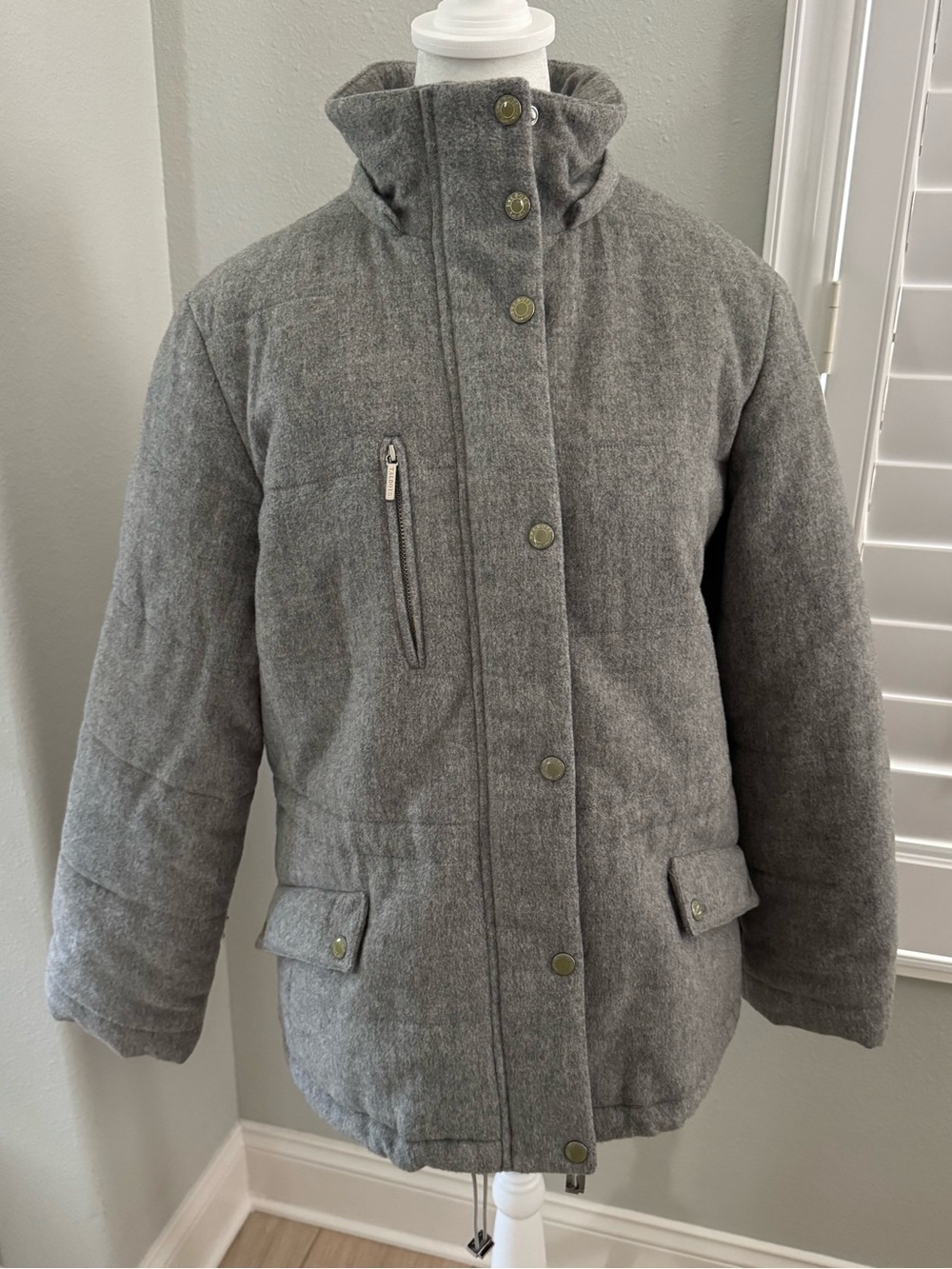 Talbots Medium Petite women’s gray wool blend heavy coat / jacket full zip EUC